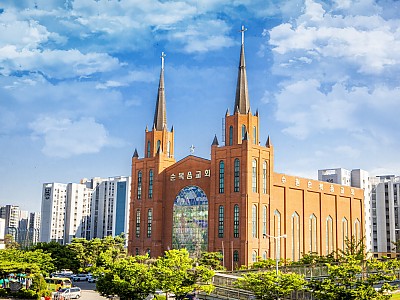 수원순복음교회… “지나온 50년 감사, 희망의 100년 바라보며 앞으로 달려갈 것”
