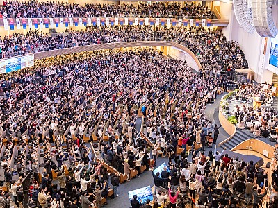 사랑의교회 특새, 기도로 불패의 절대 승리를 선포하다